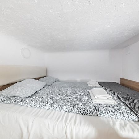 Micro Apartments 2,5 Qm - Najmniejsze Apartamenty Swiata 2,5 Mkw Krakau Buitenkant foto